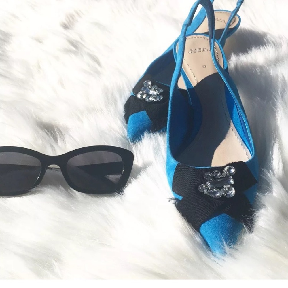 Zara baby blue closed toe suede kitten heel